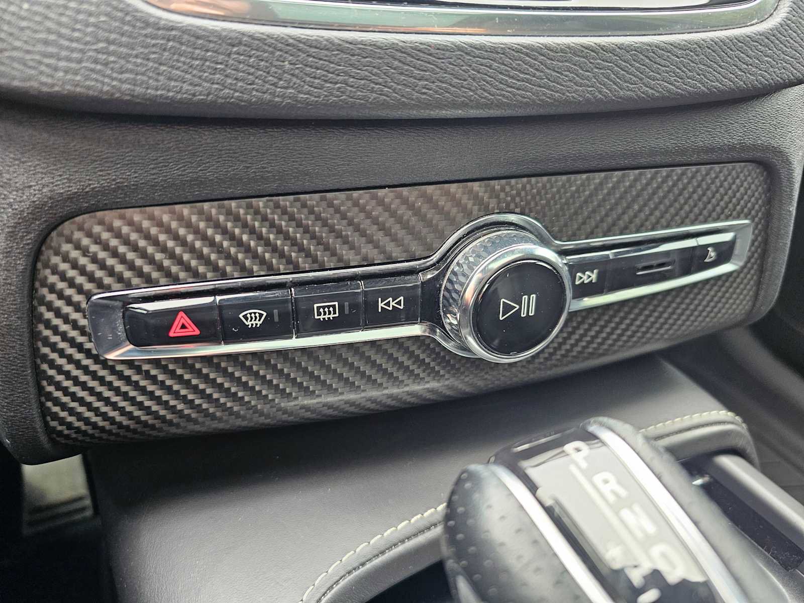 Used 2017 Volvo XC90 T6 R-Design w/ Vision Package image 34