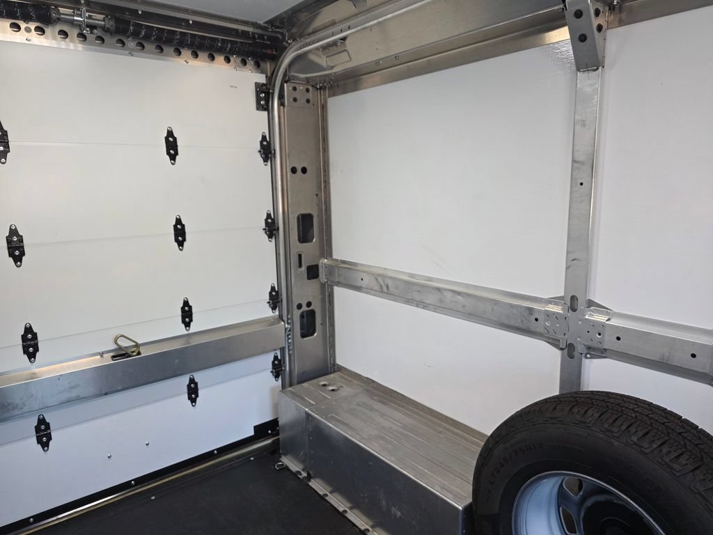 Used 2024 Chevrolet Brightdrop 400 w/ Commercial Equipment Package AWD/4WD image 27