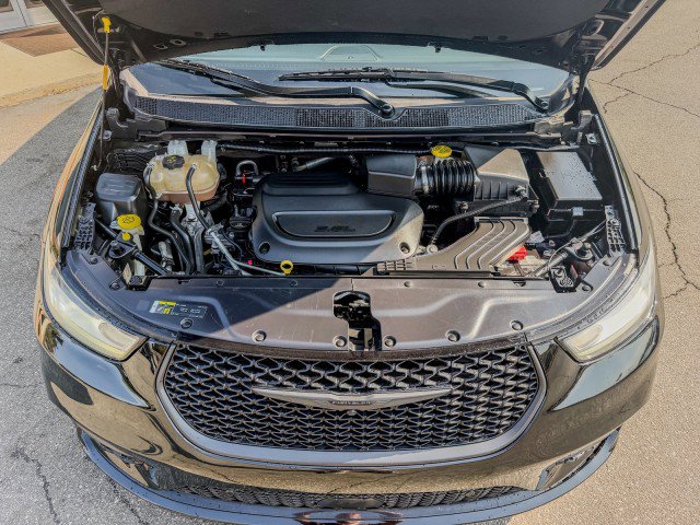 Used 2021 Chrysler Pacifica Touring-L w/ Premium & Safety Sphere Group FWD image 22