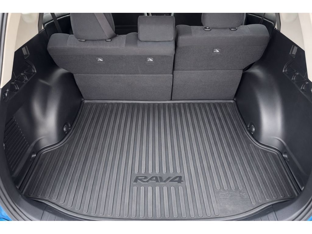 Used 2018 Toyota RAV4 XLE image 32