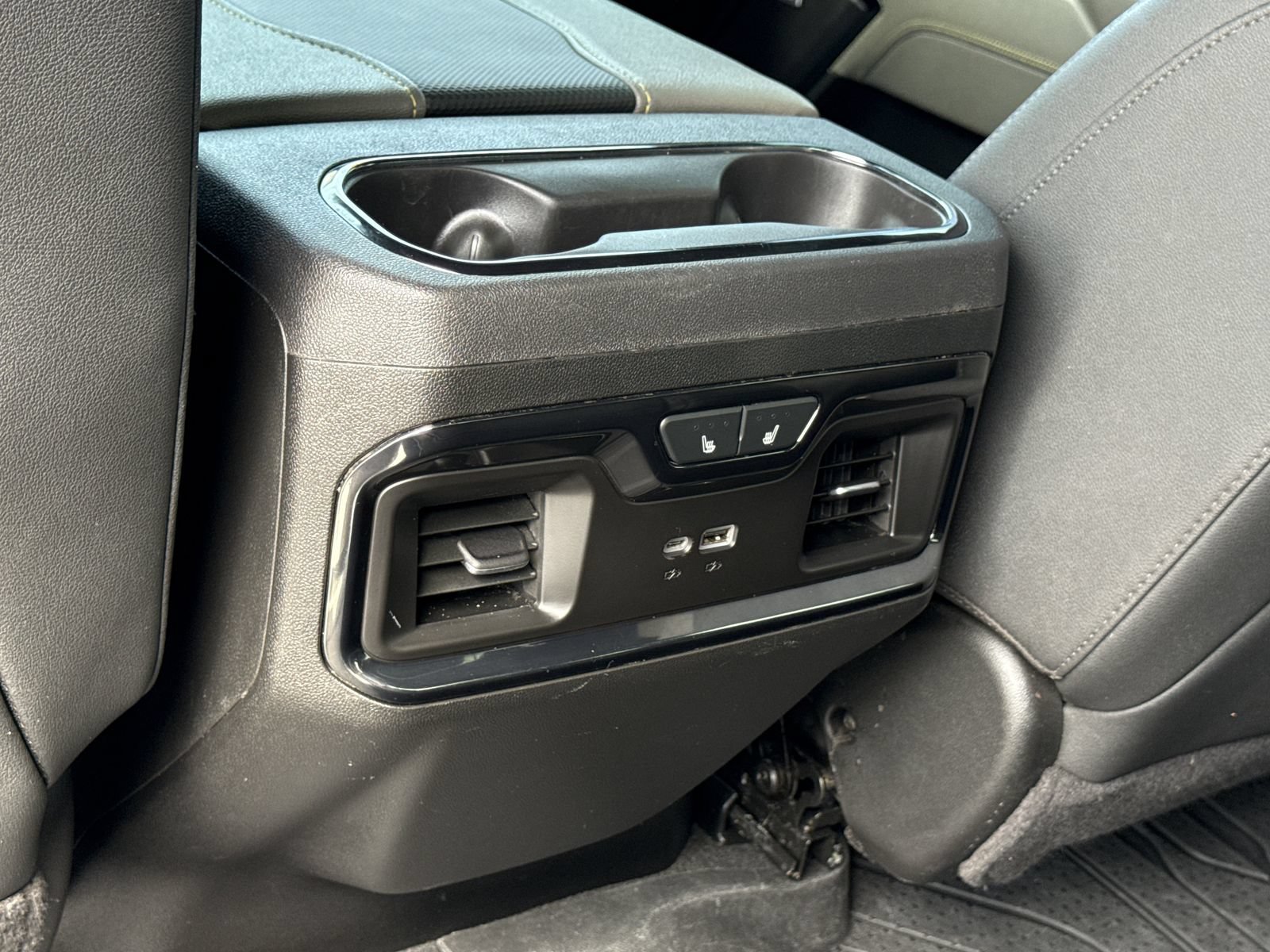 Used 2025 Chevrolet Silverado 2500 ZR2 w/ Technology Package AWD/4WD image 11