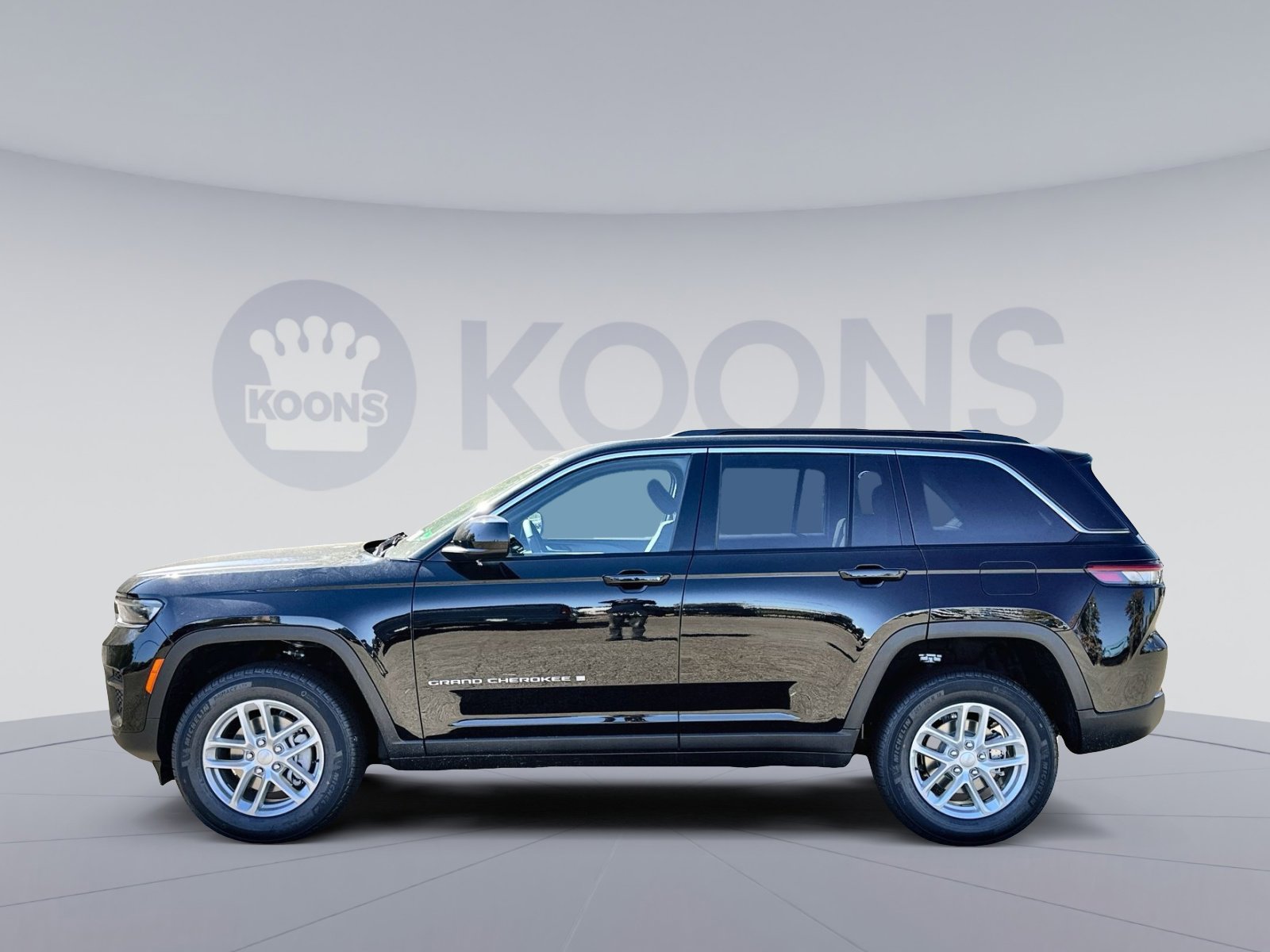 New 2025 Jeep Grand Cherokee Laredo X w/ Luxury Tech Group I image 2