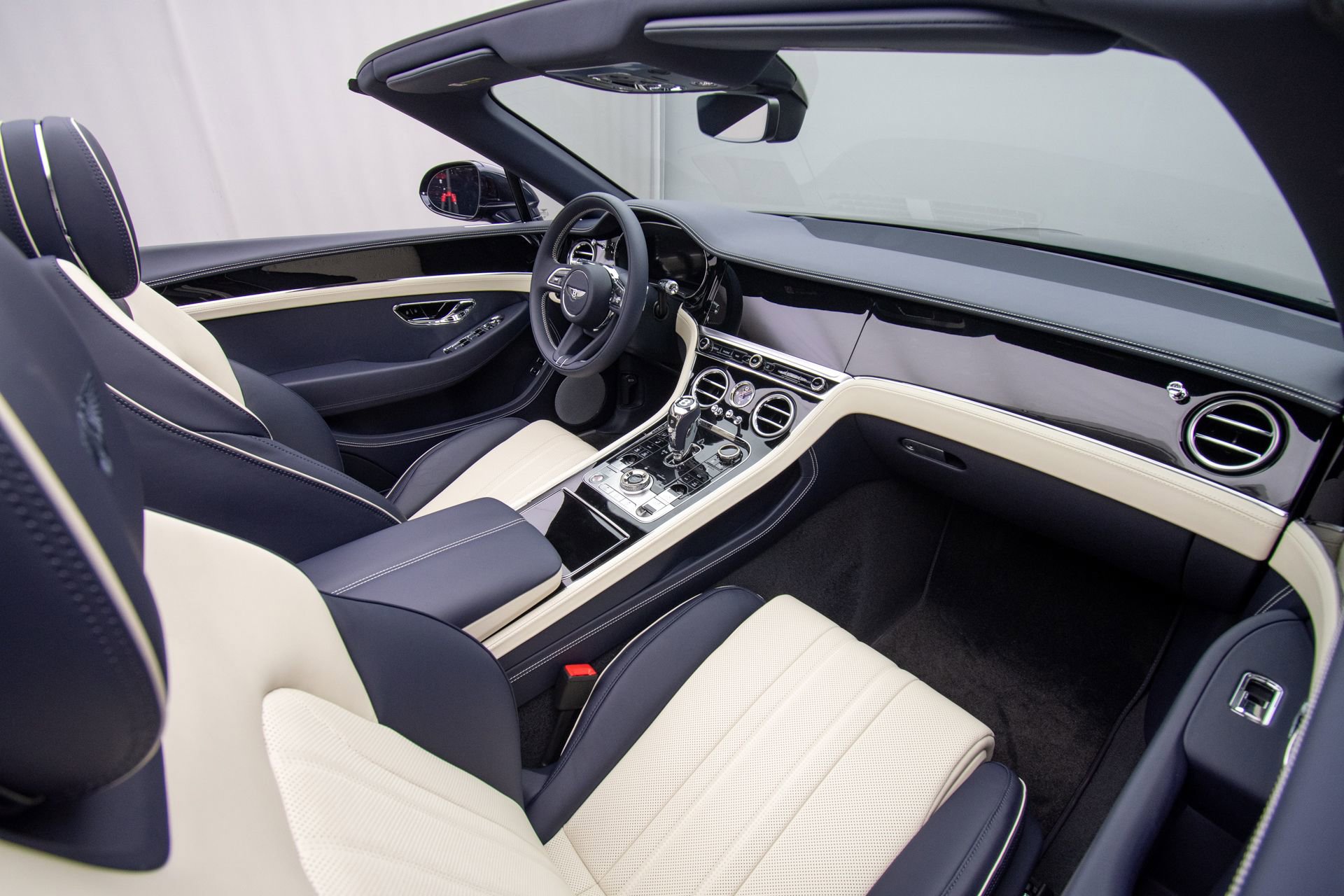New 2026 Bentley Continental GTC AWD/4WD image 22
