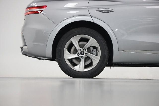 New 2026 Genesis GV70 2.5T Select AWD/4WD image 17