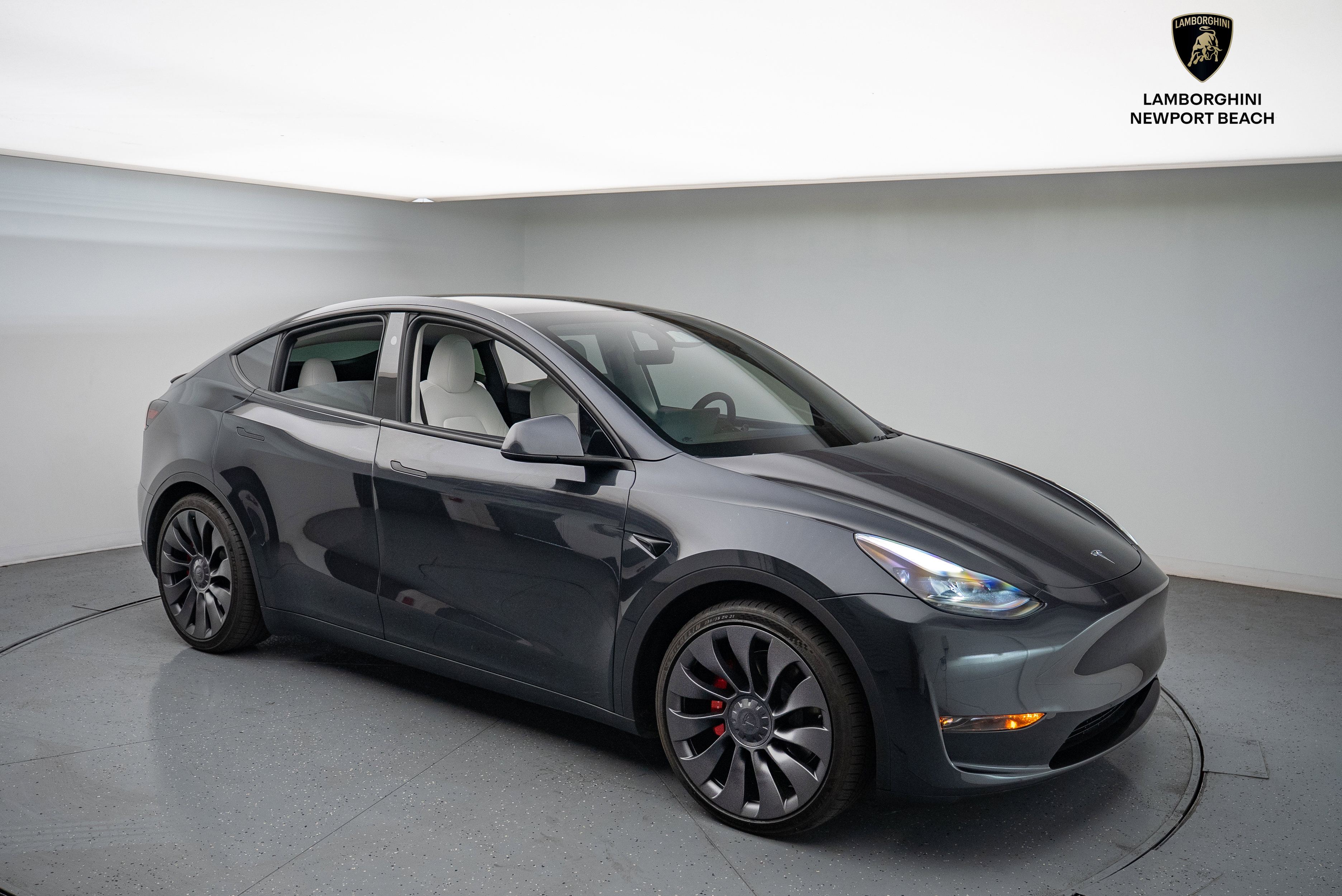 Used 2024 Tesla Model Y Performance image 1