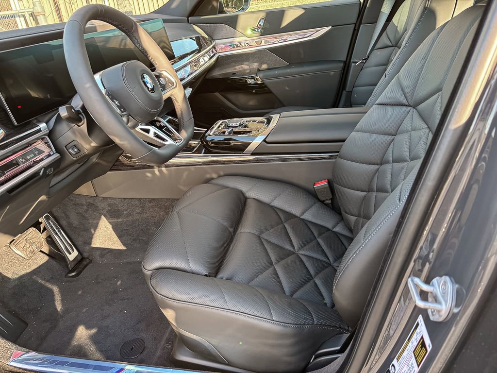 New 2026 BMW 740i xDrive w/ Premium Package image 13