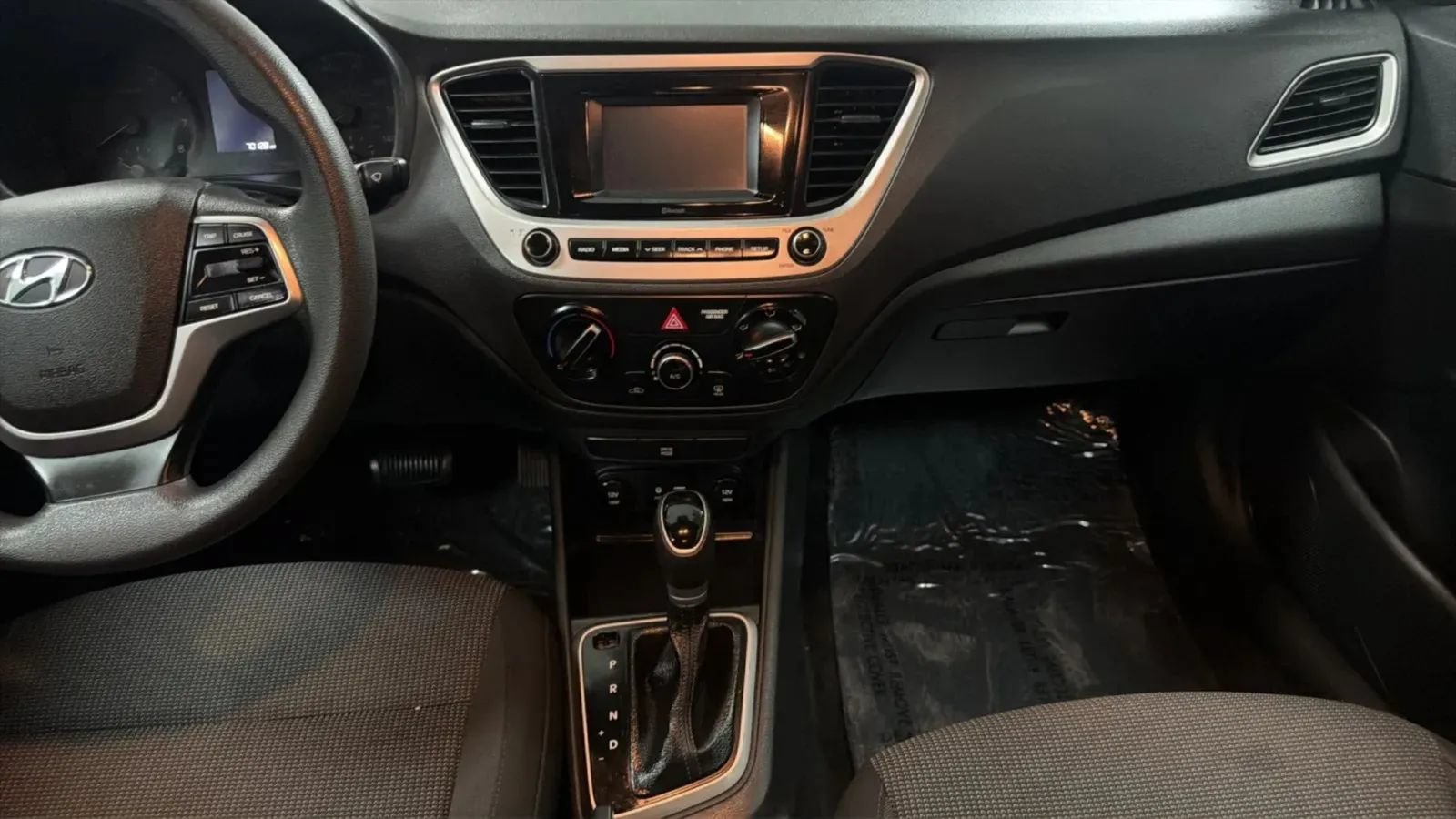 Used 2020 Hyundai Accent SE w/ Cargo Package FWD image 15