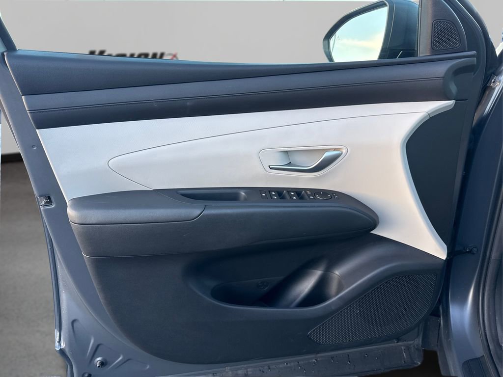 Certified 2025 Hyundai Tucson SE image 21