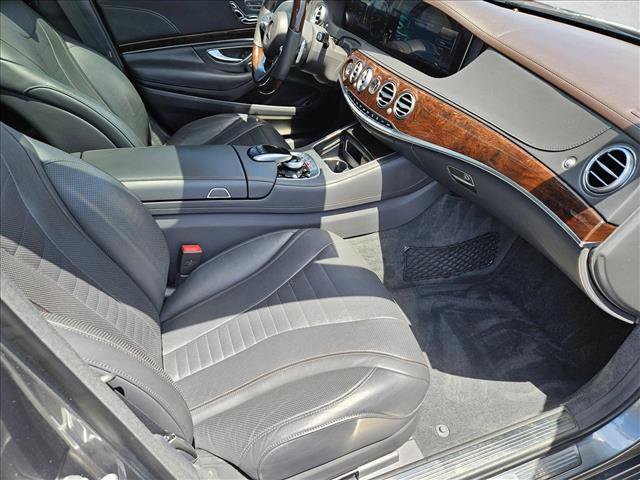 Used 2018 Mercedes-Benz S 560 Sedan image 20