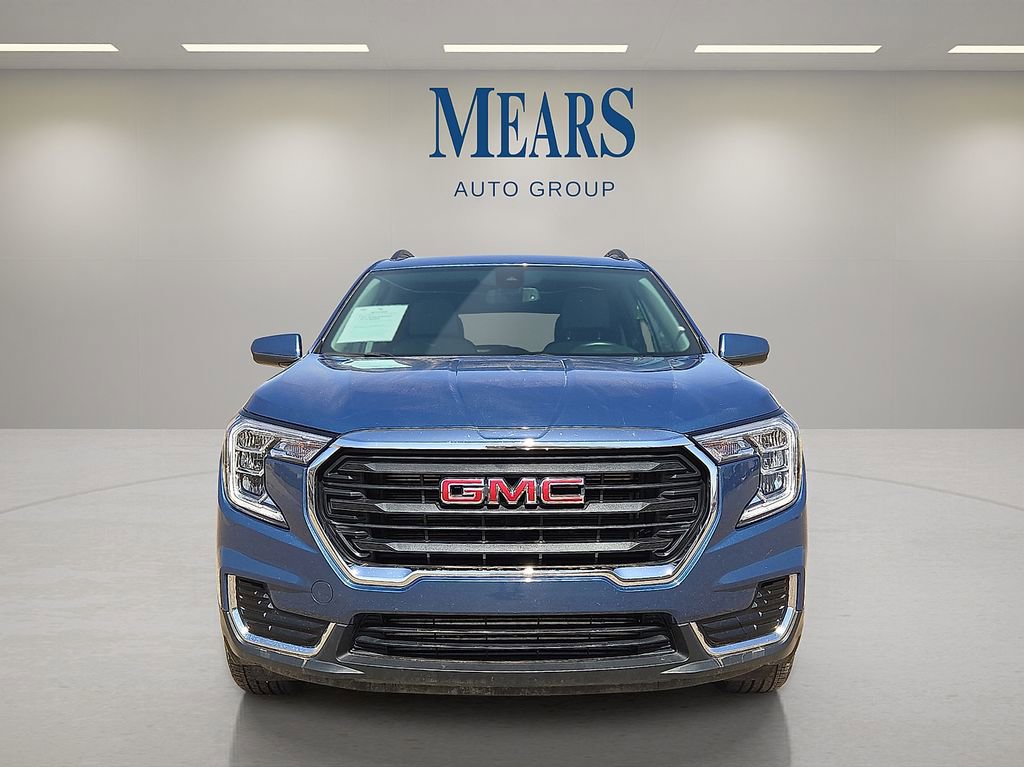 Used 2024 GMC Terrain SLE w/ Driver Convenience Package image 8