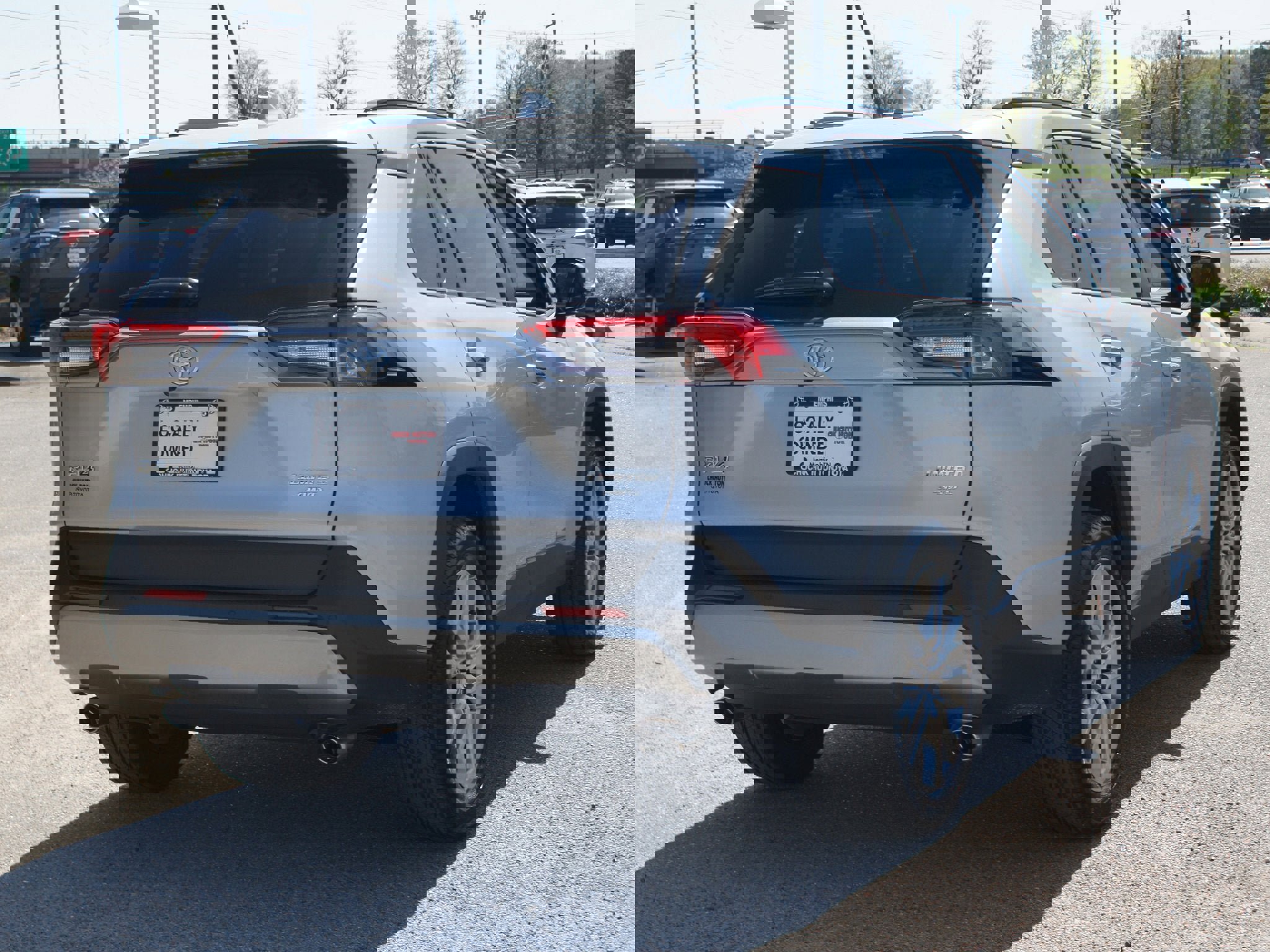 Used 2025 Toyota RAV4 Limited w/ Weather Package image 20