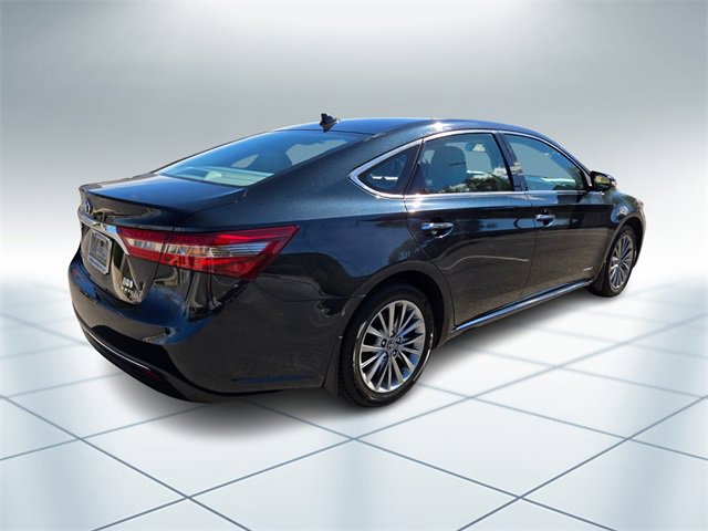 Used 2017 Toyota Avalon Limited image 4