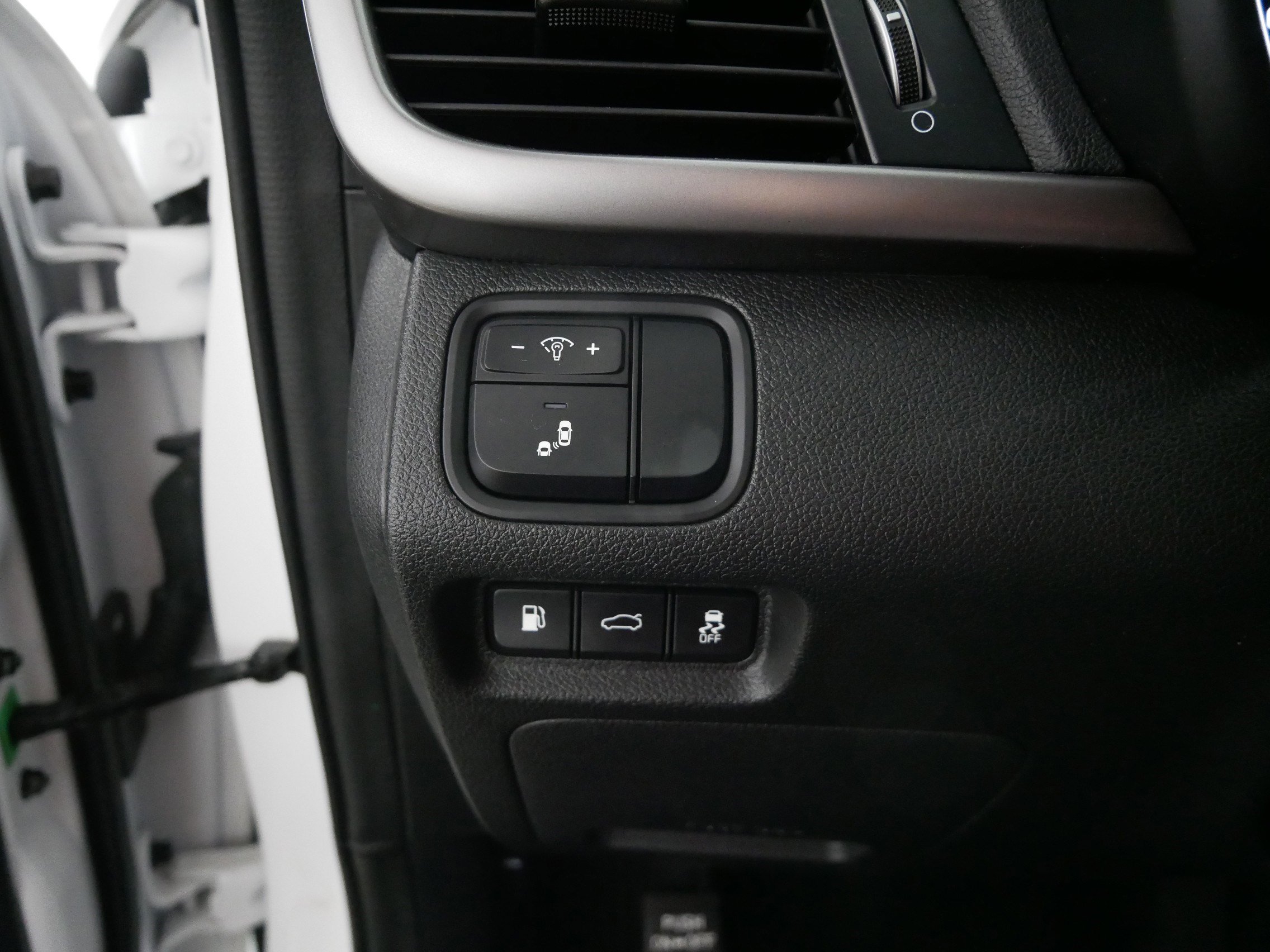 Used 2018 Kia Optima LX w/ 17" Alloy Wheels Package image 26