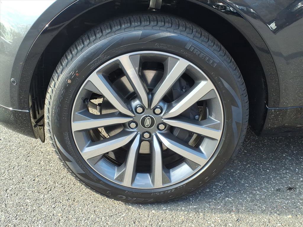 New 2026 Land Rover Discovery Limited Edition image 9