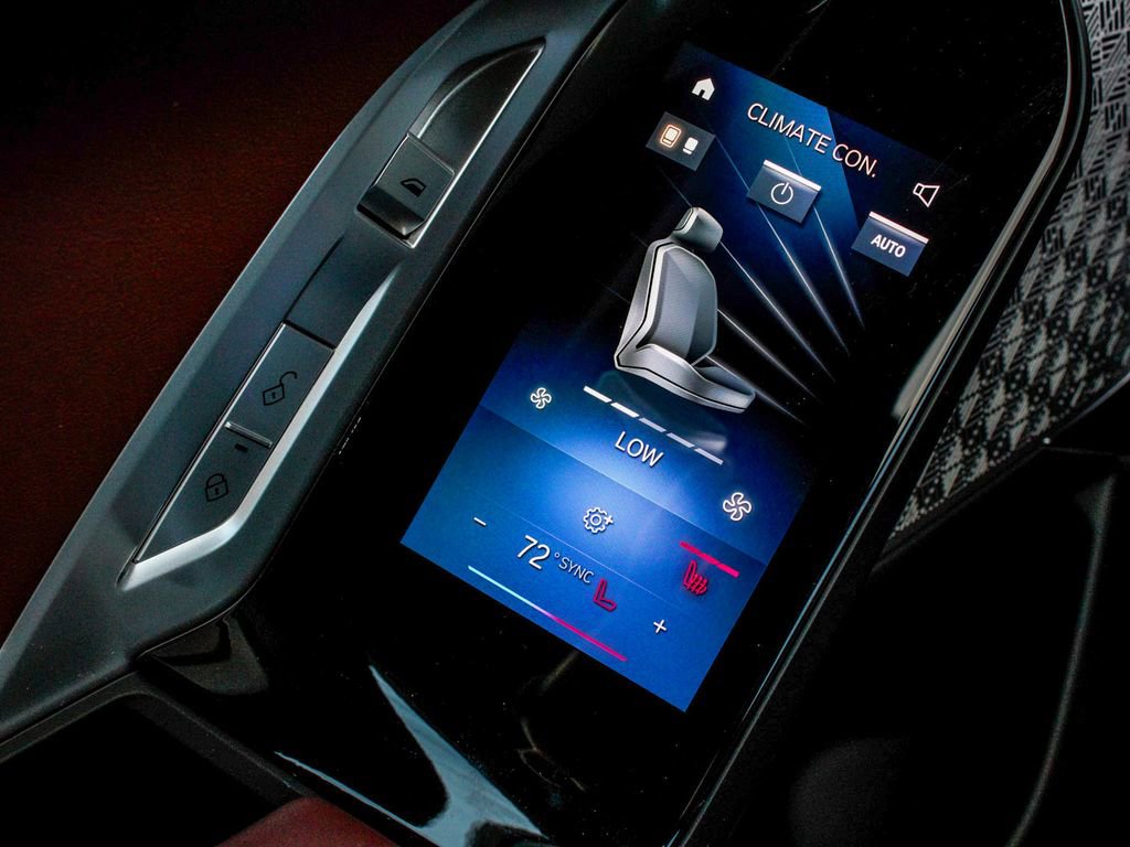 Used 2024 BMW i7 xDrive60 image 13