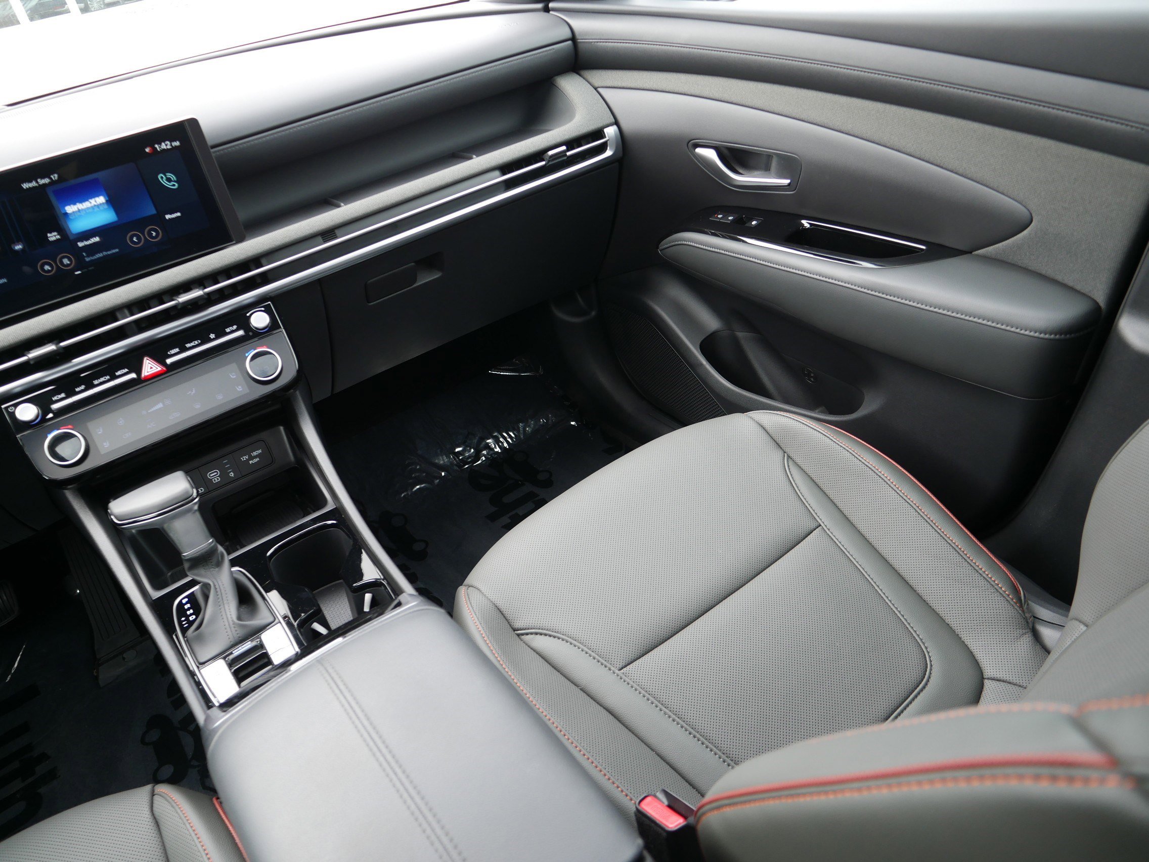 Used 2025 Hyundai Santa Cruz Limited image 11