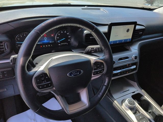 Used 2022 Ford Explorer XLT AWD/4WD image 13