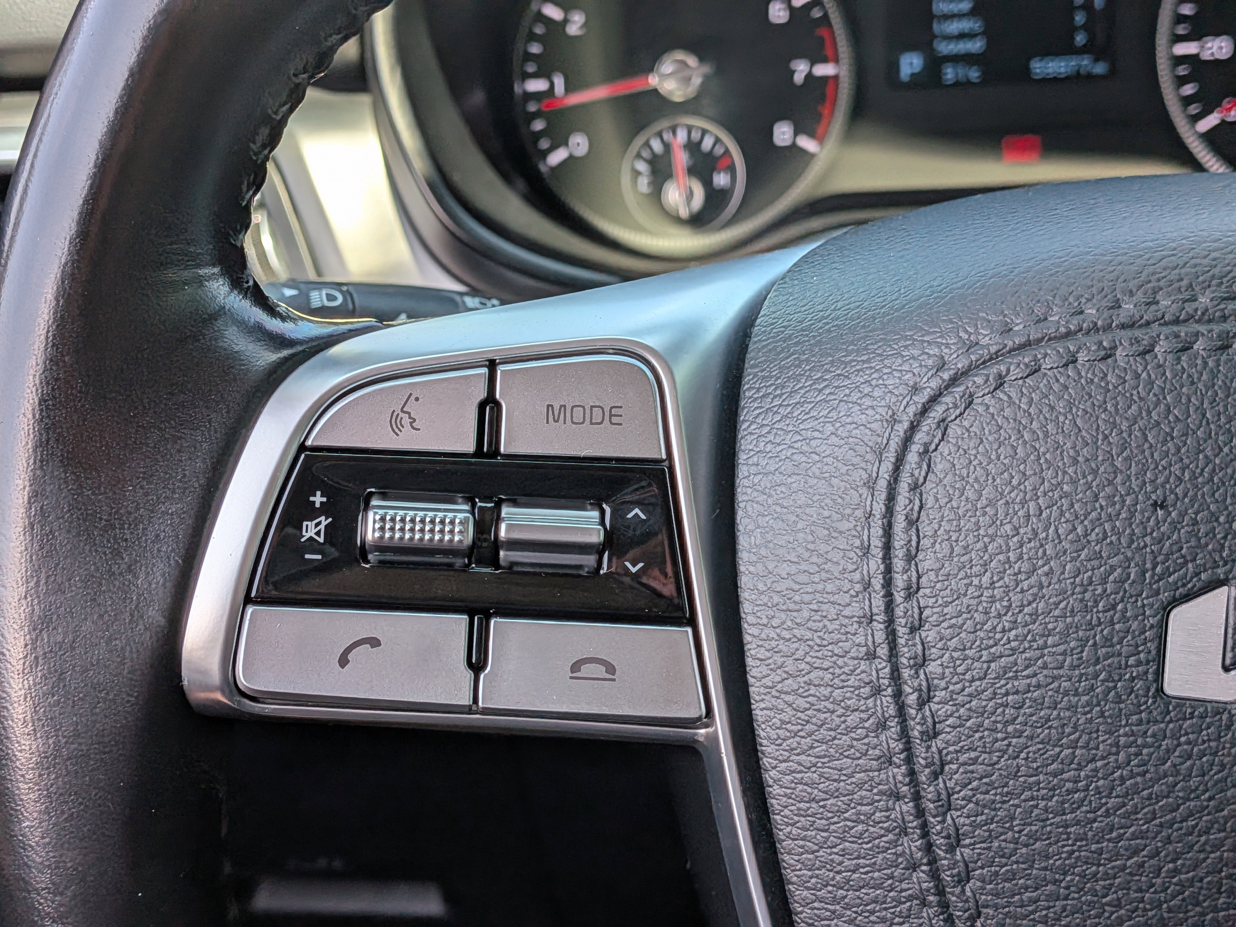 Used 2022 Kia Telluride LX image 26