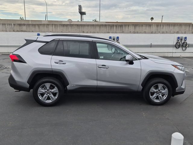 Used 2025 Toyota RAV4 XLE AWD/4WD image 4