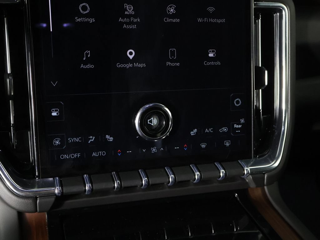 Used 2025 GMC Yukon Denali AWD/4WD image 54