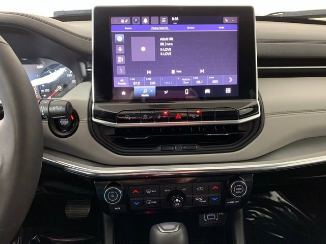 Used 2023 Jeep Compass Limited AWD/4WD image 11