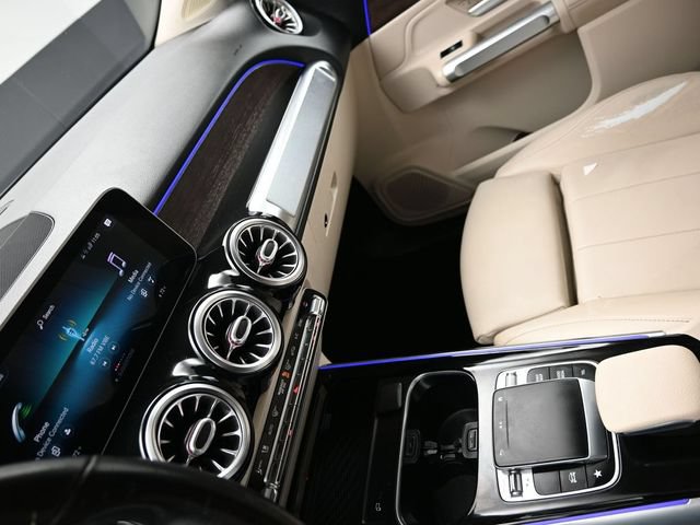 Used 2020 Mercedes-Benz GLB 250 w/ Premium Package image 22