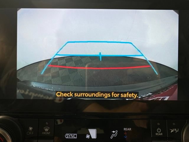 Used 2024 Toyota Highlander XLE FWD image 27