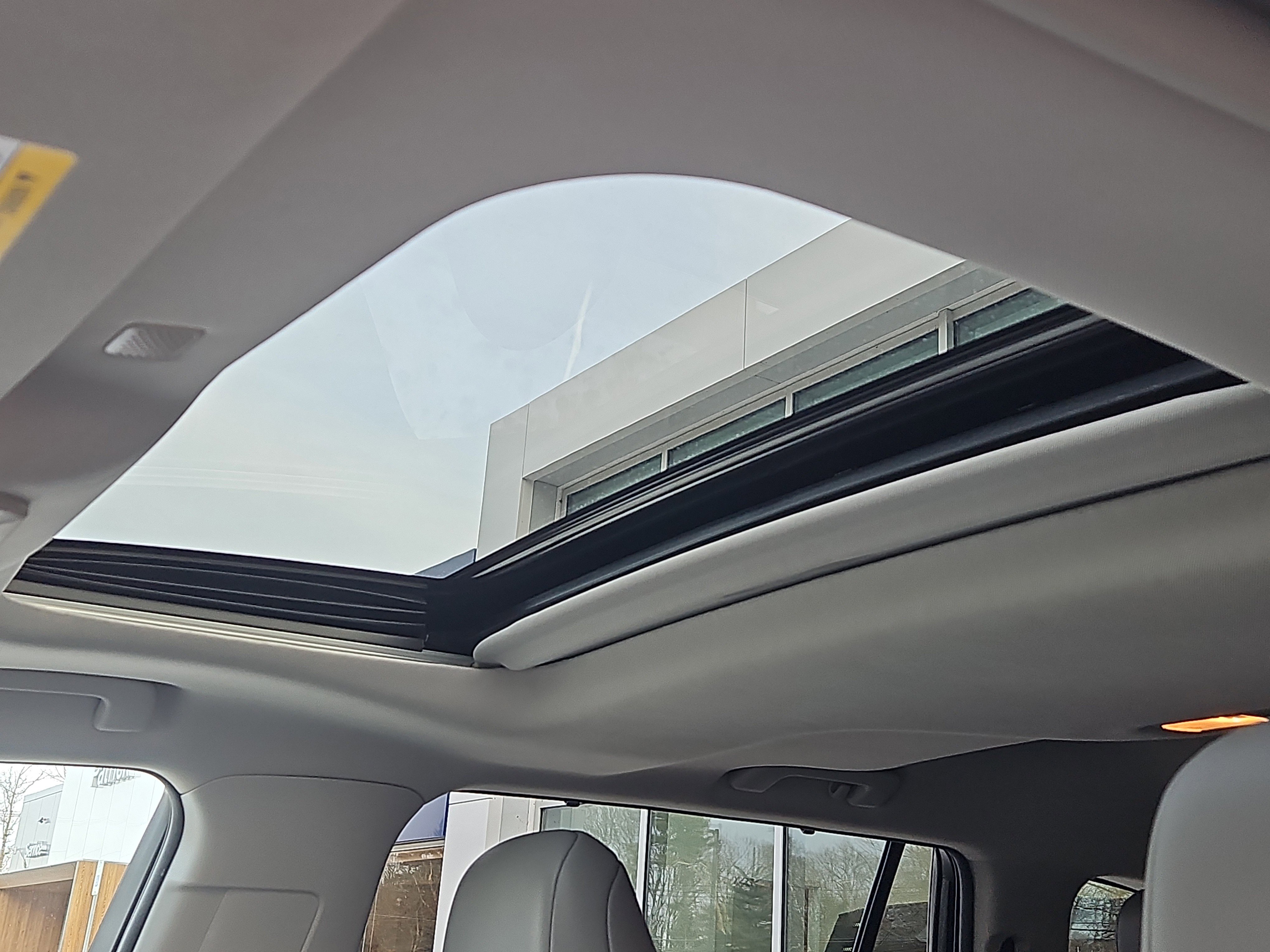 Used 2020 Toyota Highlander XLE image 7