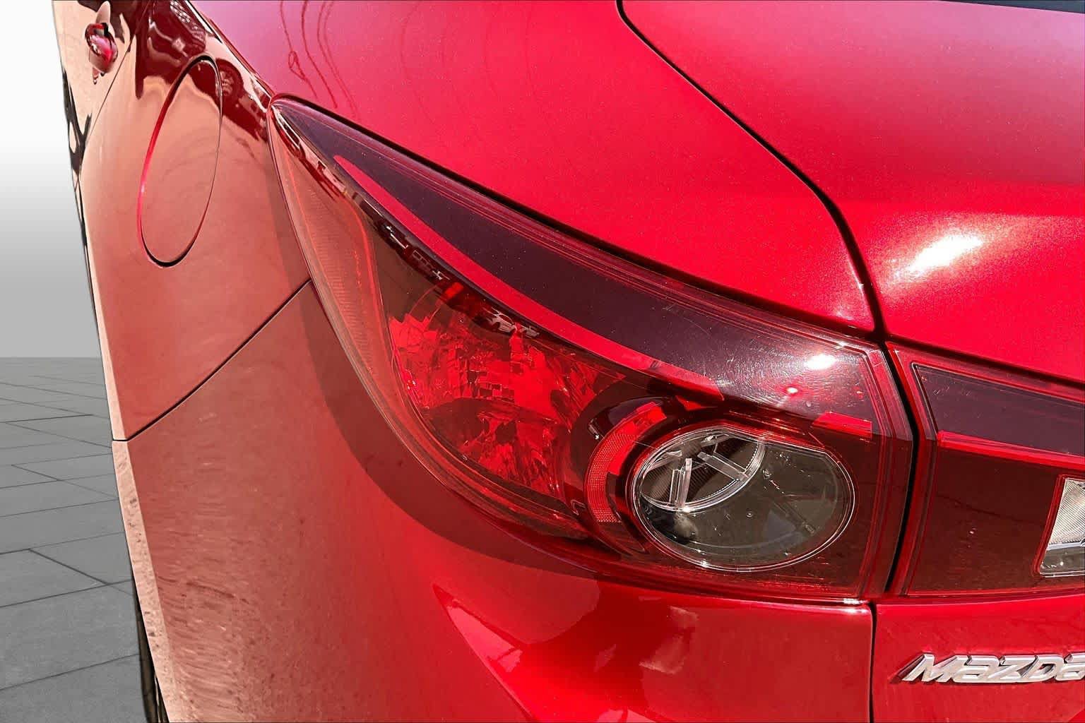 Used 2018 MAZDA MAZDA3 Sport w/ Preferred Equipment Package FWD image 28