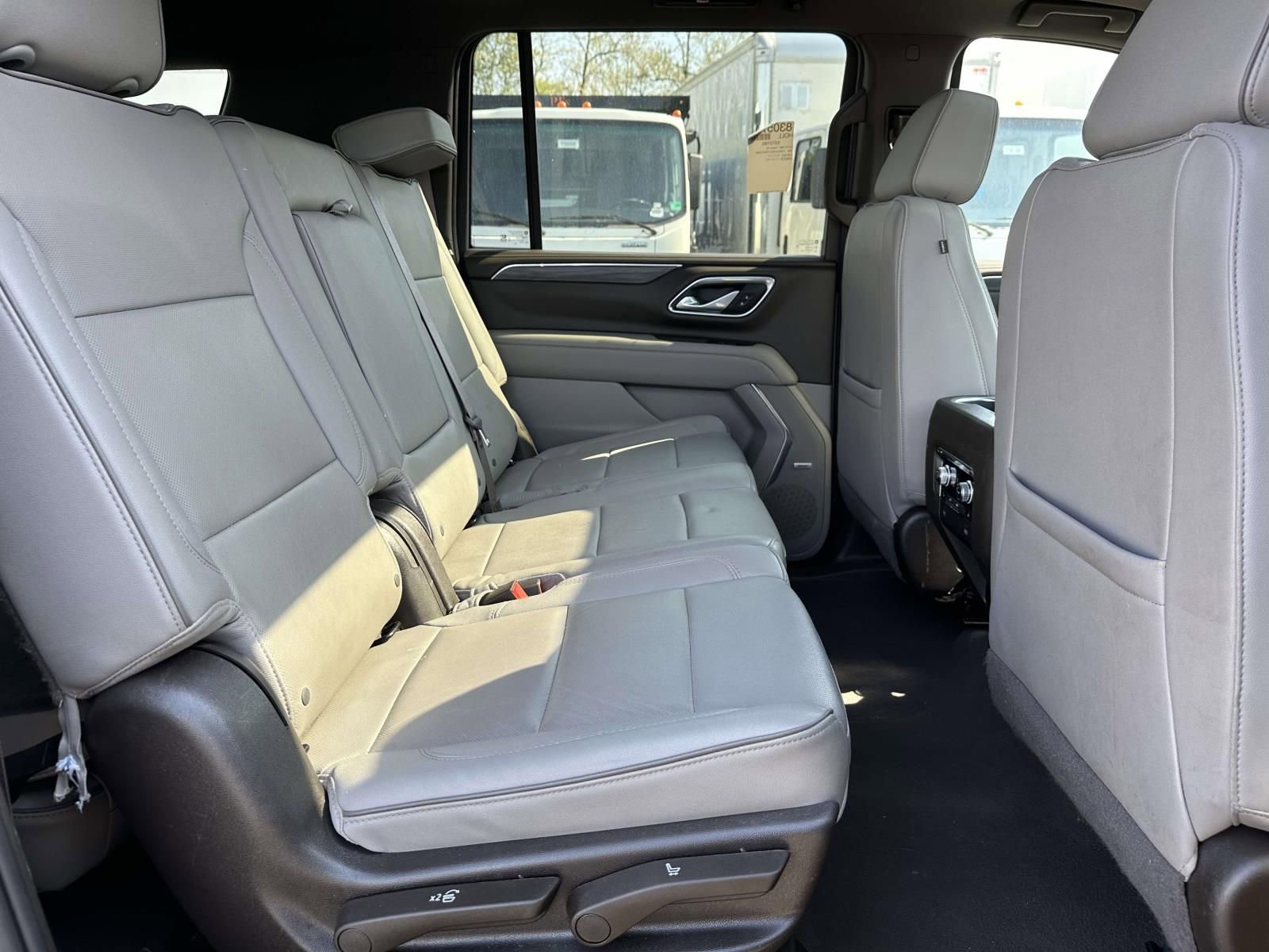 Certified 2023 GMC Yukon XL SLT w/ SLT Premium Package AWD/4WD image 25