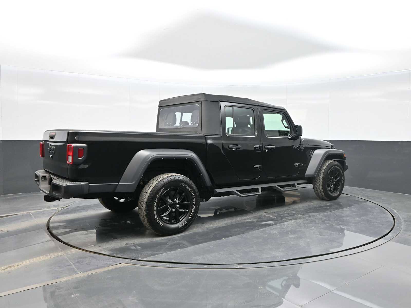 Used 2022 Jeep Gladiator Sport w/ Trailer Tow Package image 9