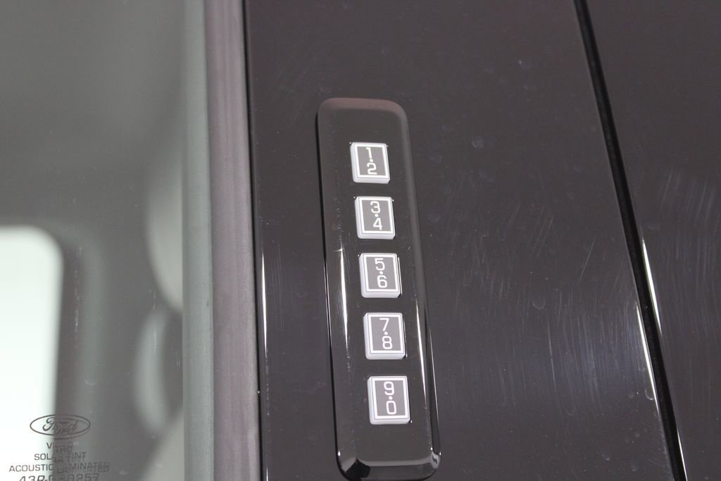 New 2026 Ford F250 Lariat w/ Black Appearance Package image 21