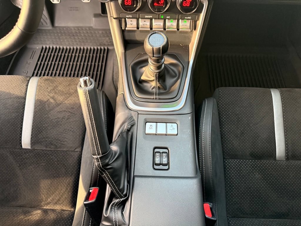 Used 2024 Toyota GR86 Premium w/ Performance Package RWD image 18