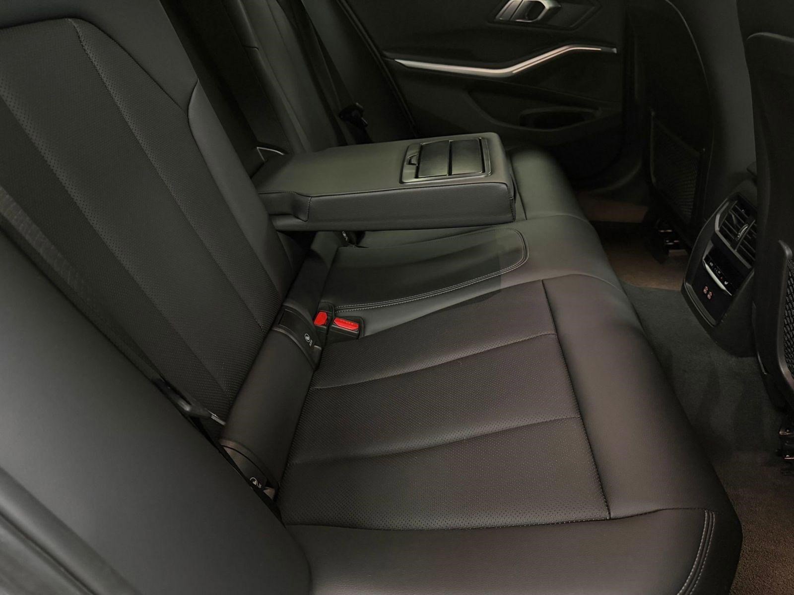 Used 2023 BMW 330i xDrive 330i xDrive w/ Premium Package image 23