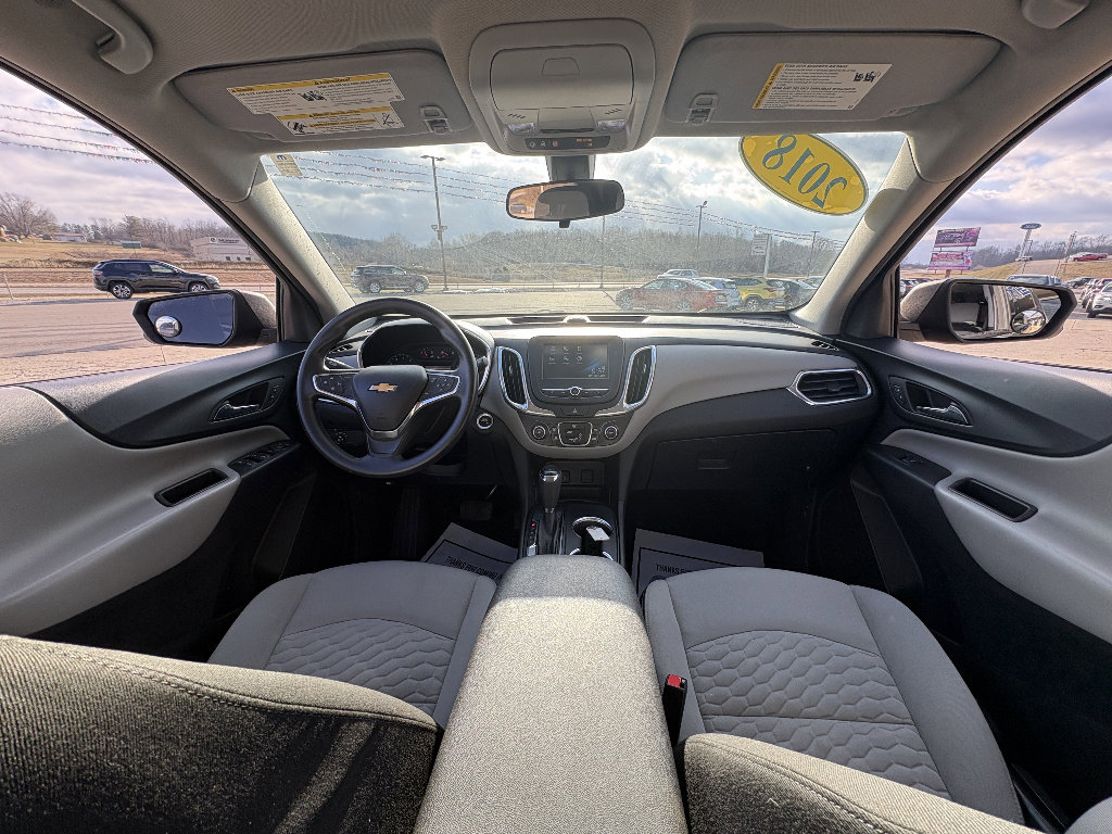 Used 2018 Chevrolet Equinox LS FWD image 23