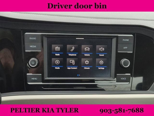 Used 2023 Volkswagen Jetta SE w/ Panoramic Sunroof Package FWD image 34