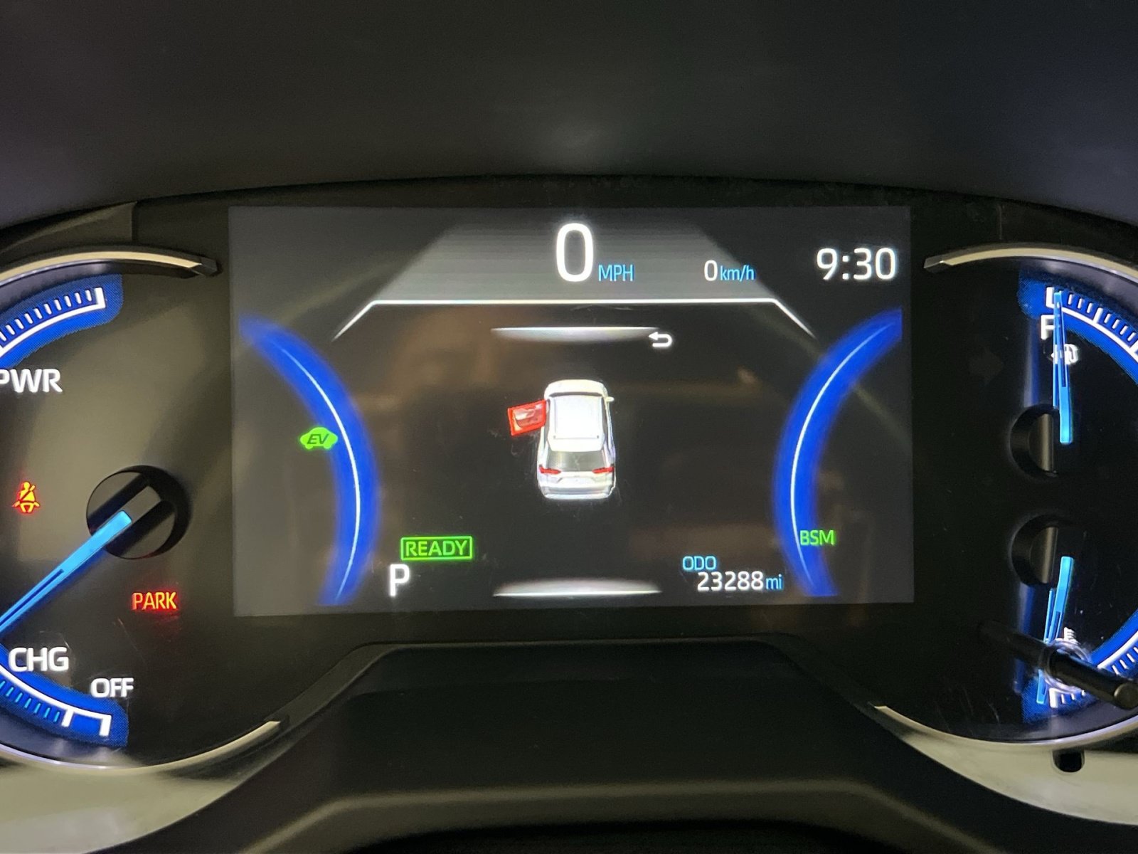 Used 2025 Toyota RAV4 XLE AWD/4WD image 18