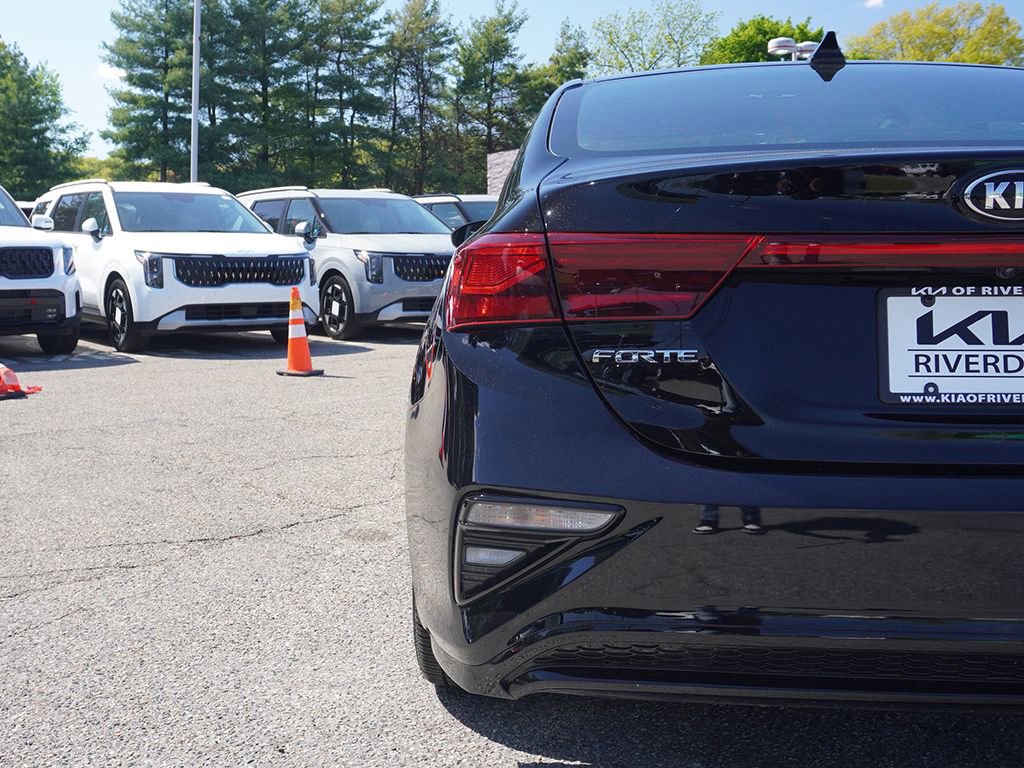 Used 2019 Kia Forte LXS FWD image 10