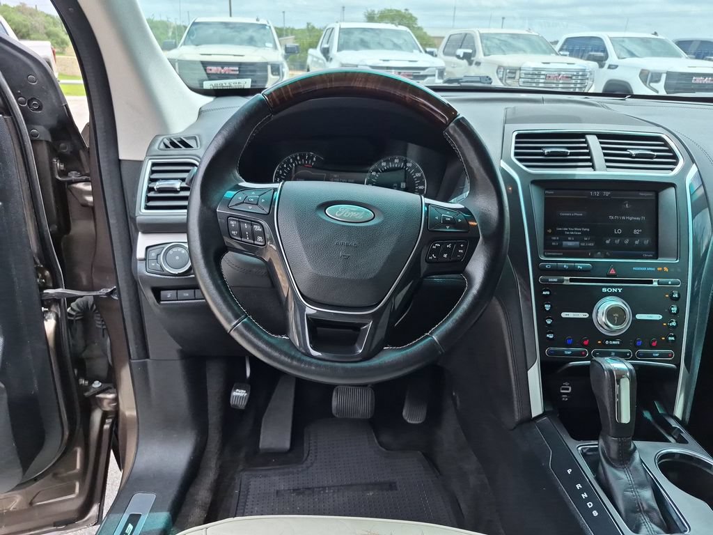 Used 2016 Ford Explorer Platinum AWD/4WD image 33
