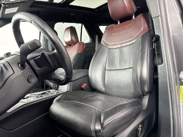 Used 2020 Ford Explorer Platinum w/ Premium Technology Package AWD/4WD image 19