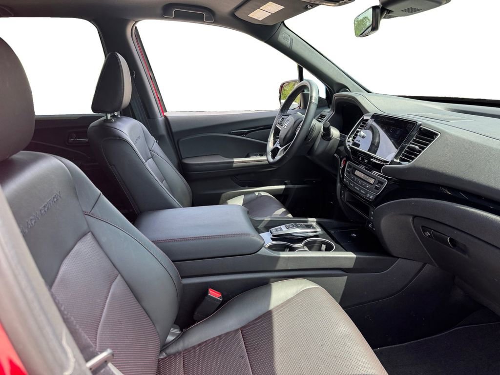 Used 2025 Honda Ridgeline Black Edition image 15