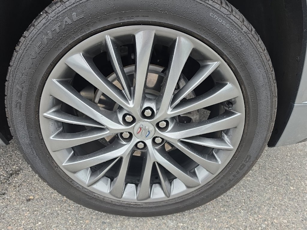 Used 2025 Buick Enclave Avenir w/ Super Cruise Package FWD image 9