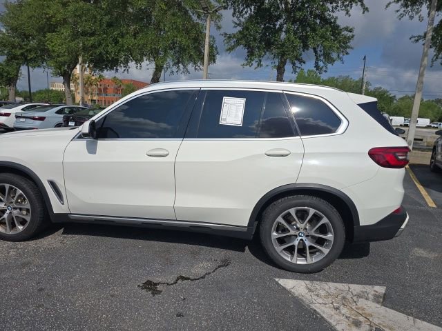 Used 2019 BMW X5 xDrive40i w/ Premium Package 2 AWD/4WD image 4