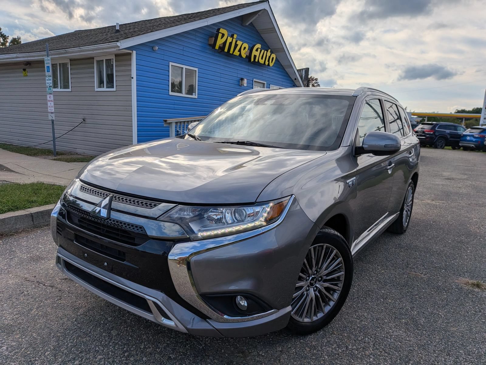 Used 2022 Mitsubishi Outlander SE AWD/4WD image 1