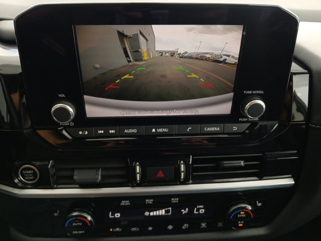 Used 2024 Nissan Pathfinder SV FWD image 9