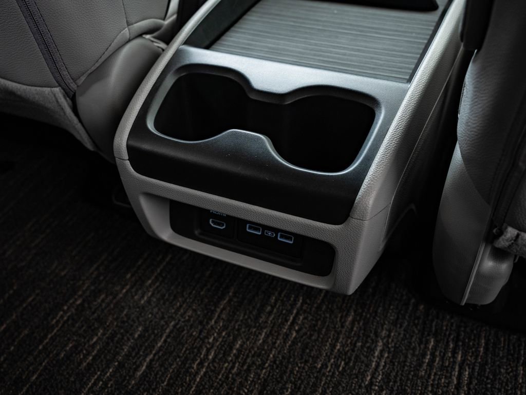 Used 2024 Honda Odyssey Elite image 35