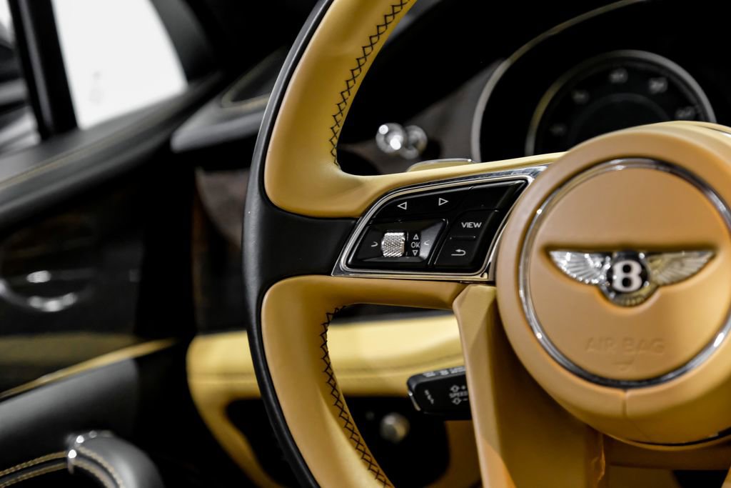 Used 2019 Bentley Bentayga image 12