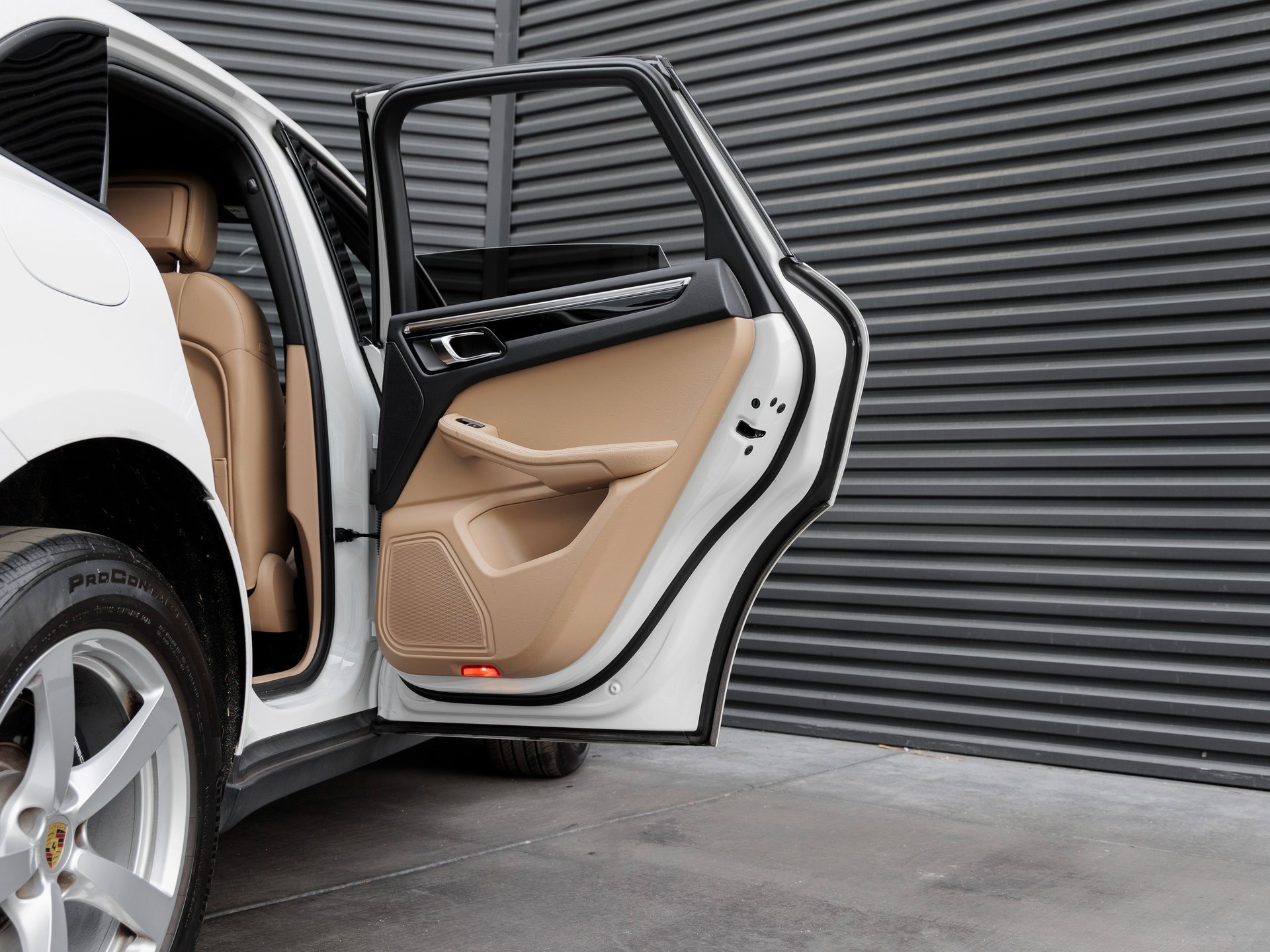 Used 2021 Porsche Macan image 27