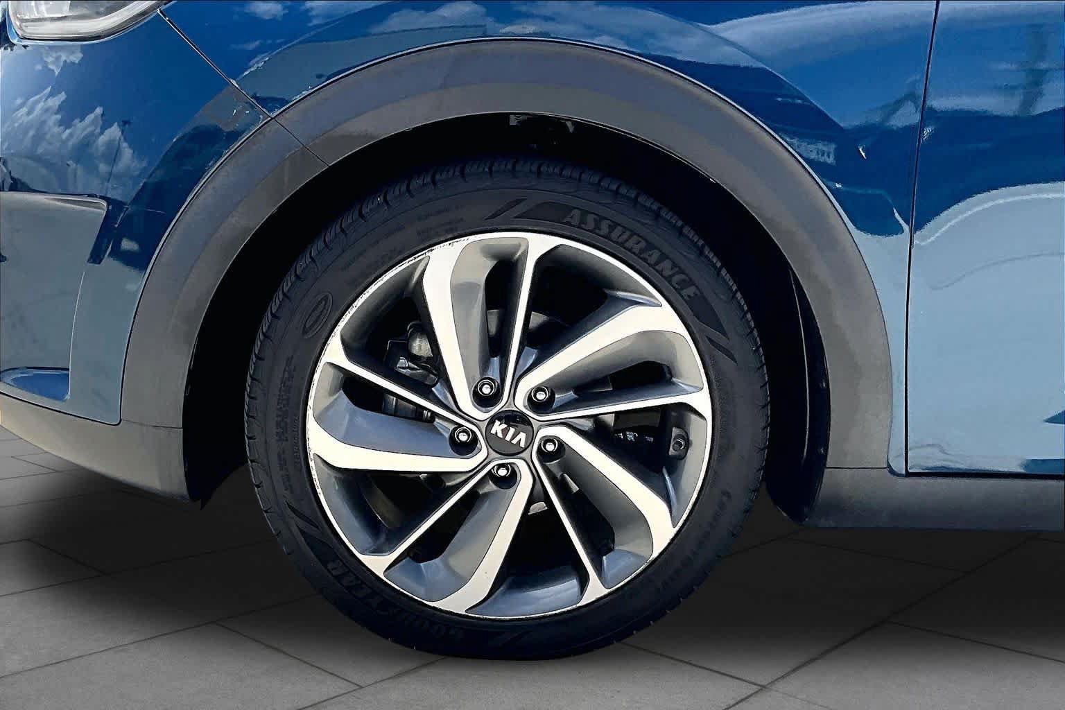 Used 2018 Kia Niro Touring FWD image 10