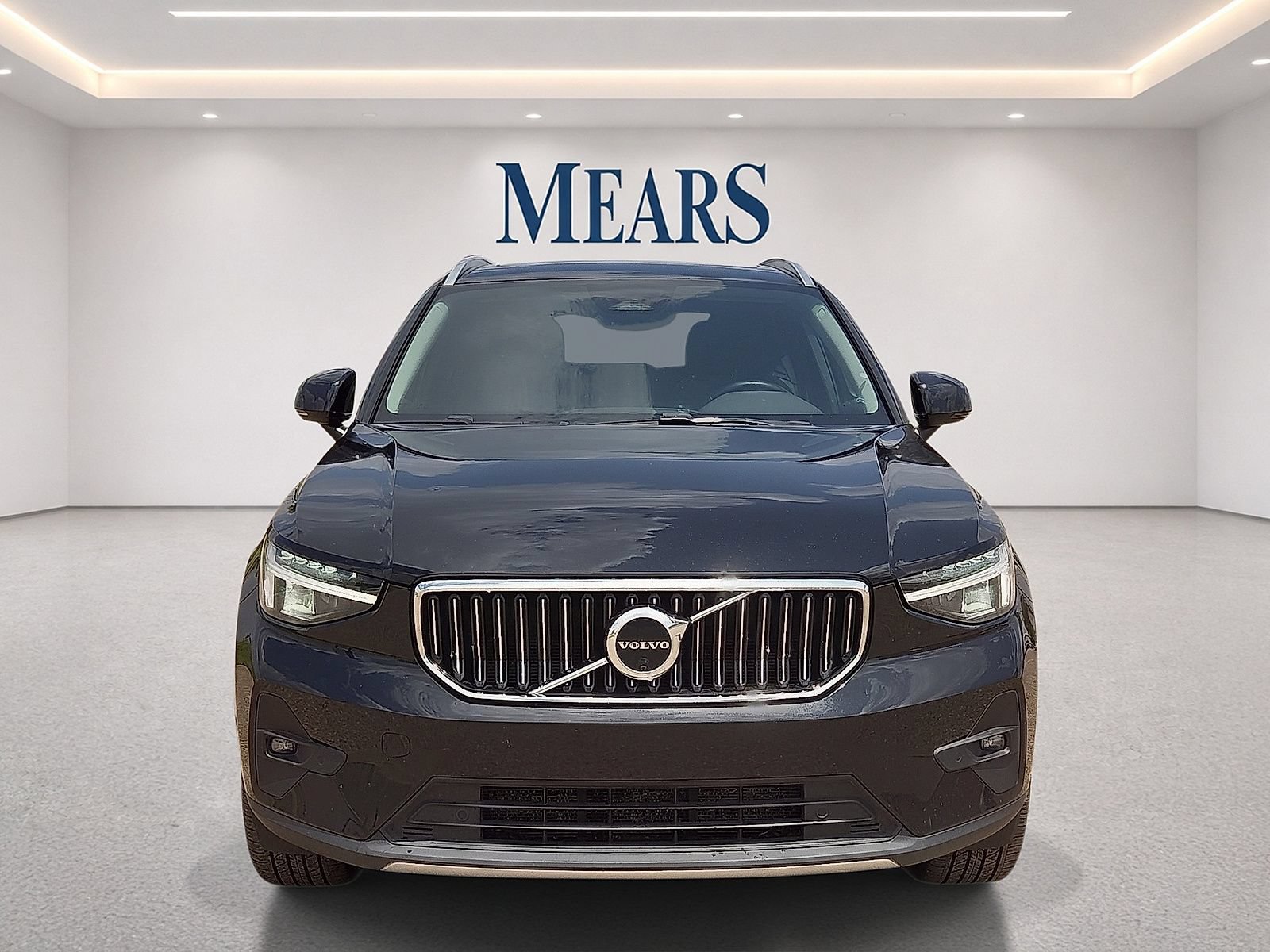 Used 2024 Volvo XC40 B5 Plus AWD/4WD image 8